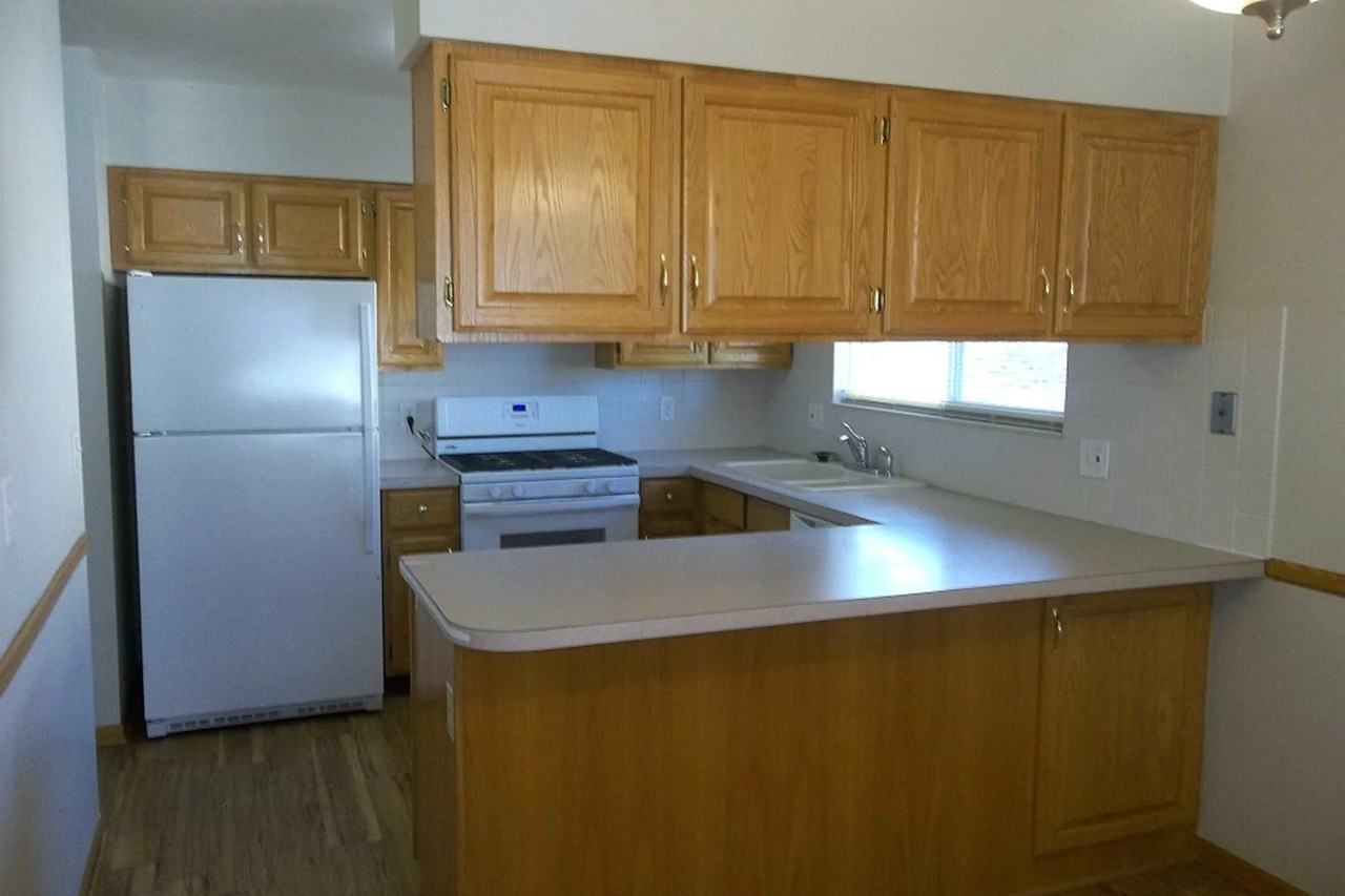 2909 Stanford Rd - Photo 3 of 8