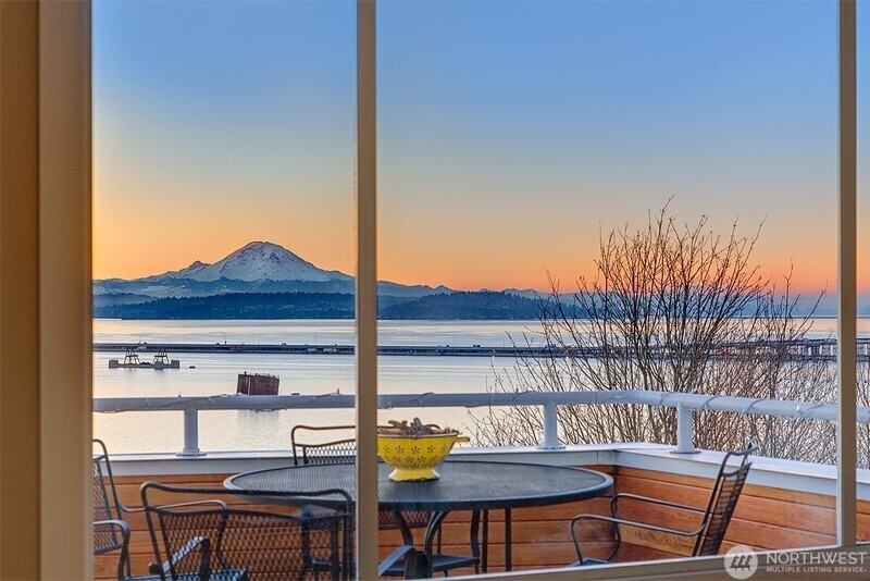 3638 49th Ave Ne - Photo 2 of 24