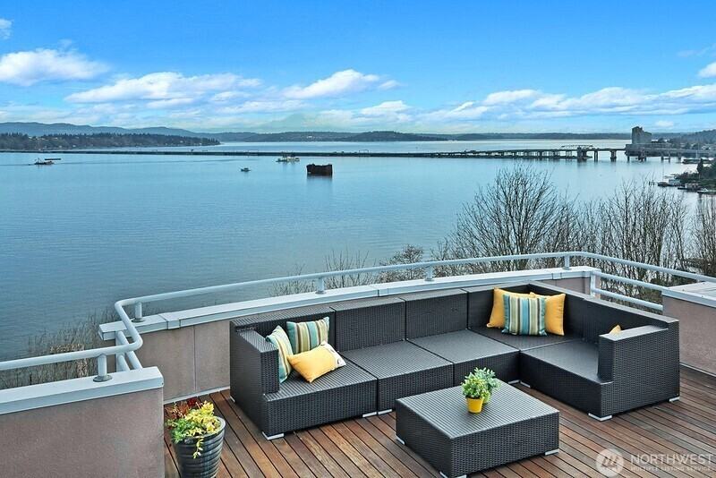 3638 49th Ave Ne - Photo 3 of 24