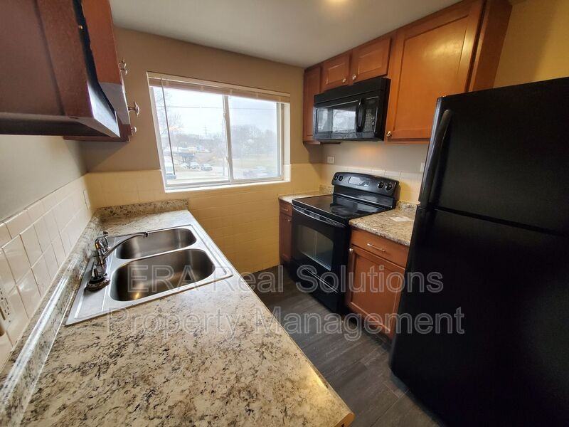 74 E Galbraith Rd #4 - Photo 3 of 7