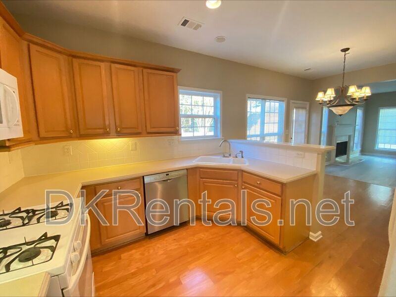 2212 Rosemoore Walk - Photo 2 of 21