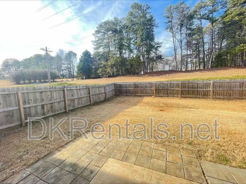 2355 Mayfair Dr - Photo 4 of 18