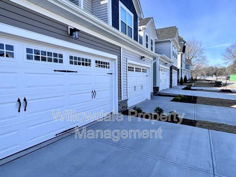 187 Royal Star Way #383 - Photo 3 of 29