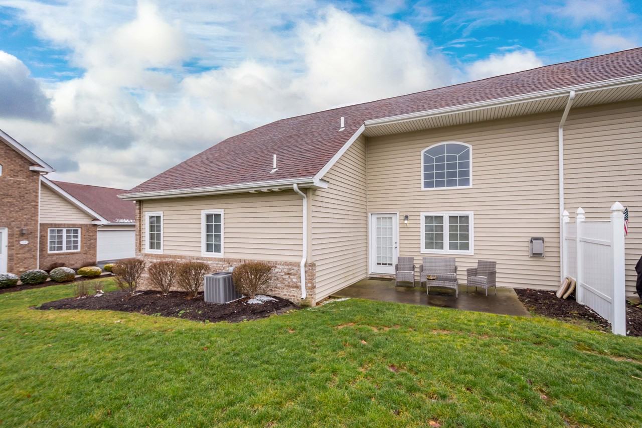 72 Nicholas Drive - Photo 2 of 31