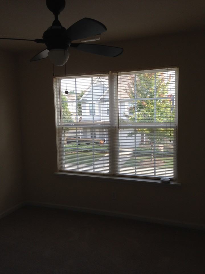 11830 Shoemaker Ct - Photo 2 of 7