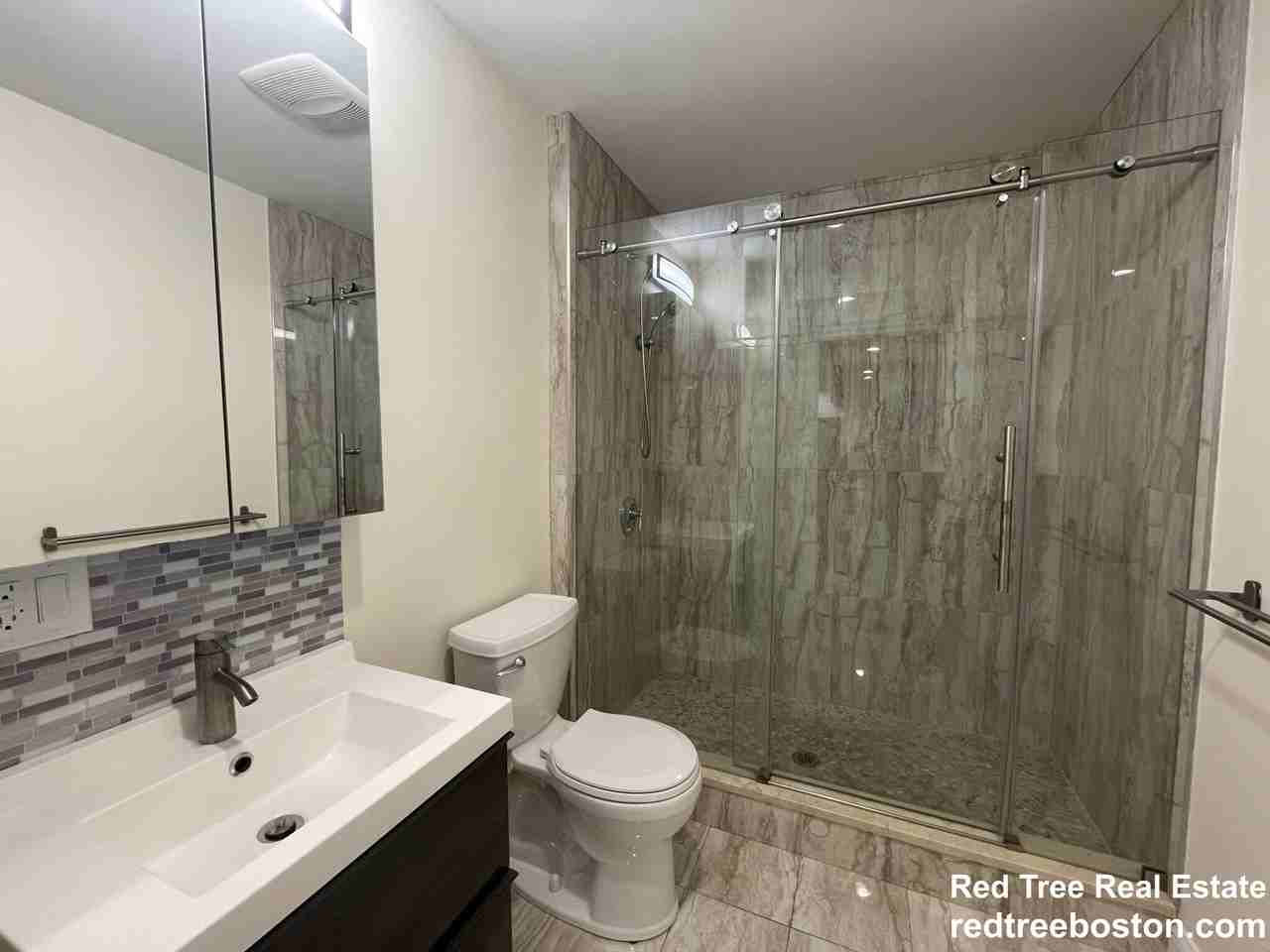 1616 Beacon St #3 - Photo 6 of 50