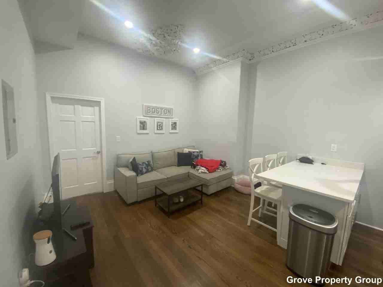 475 Massachusetts Ave #3 - Photo 4 of 9