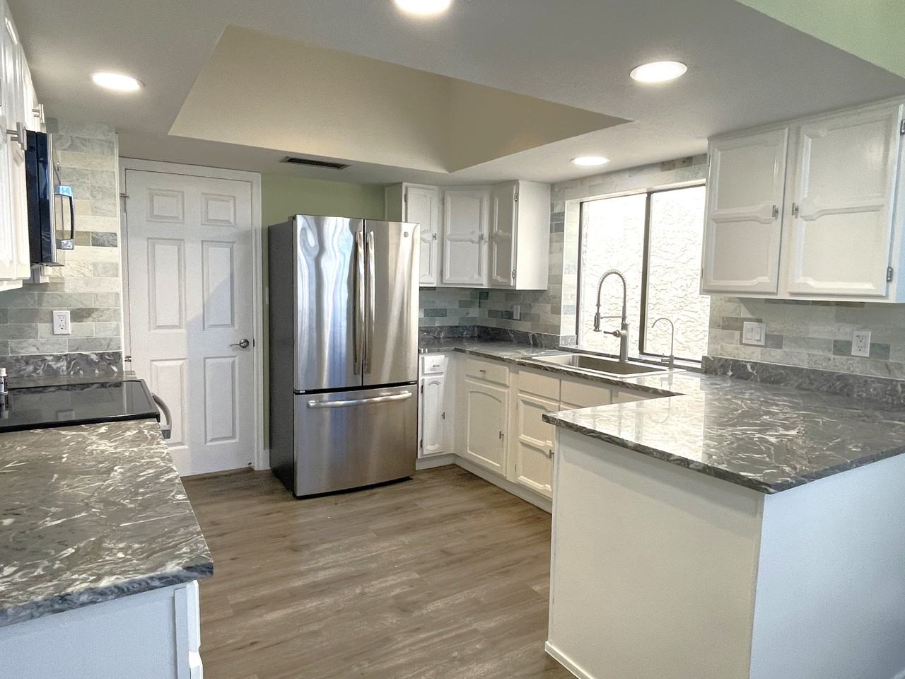 2117 W Navarro Ave - Photo 3 of 25