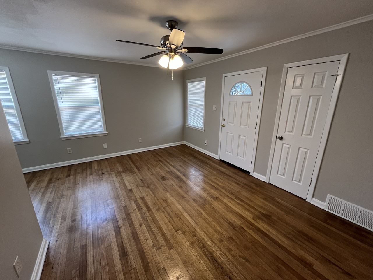 3366 Creighton Ave - Photo 3 of 13