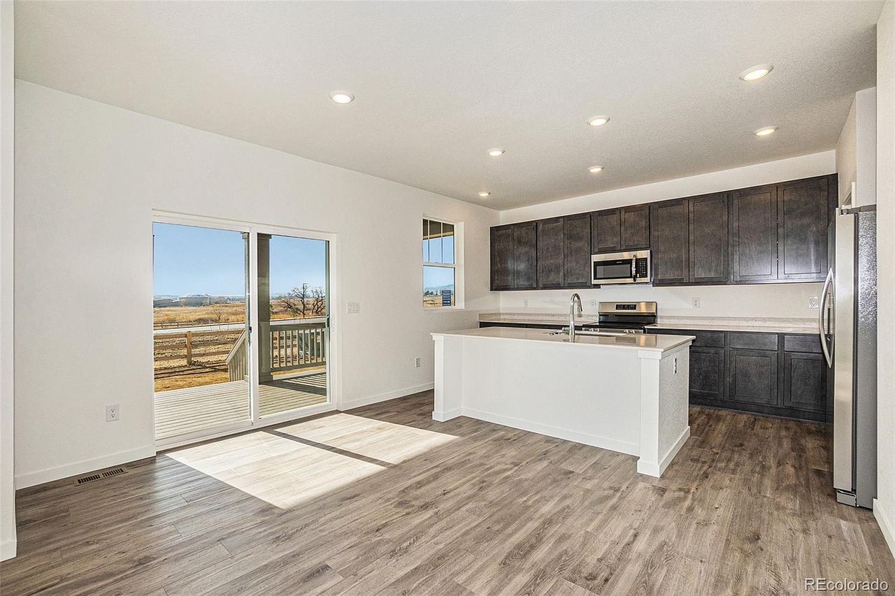 650 Rob Roy Ct - Photo 2 of 20