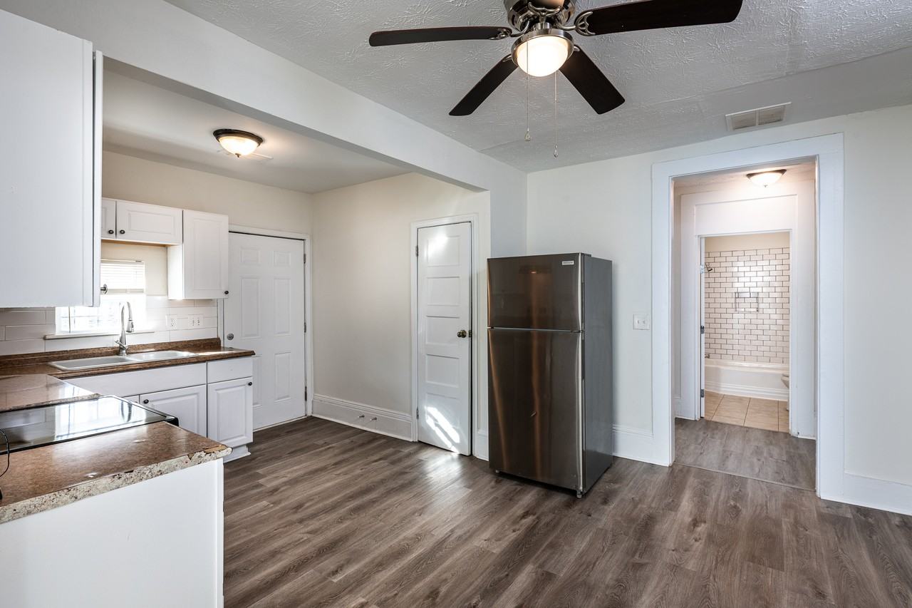 404 Paines Ave Nw - Photo 2 of 13