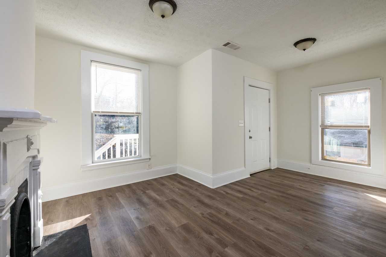 404 Paines Ave Nw - Photo 5 of 13