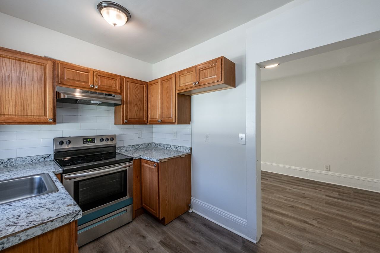 406 Paines Ave Nw - Photo 2 of 16