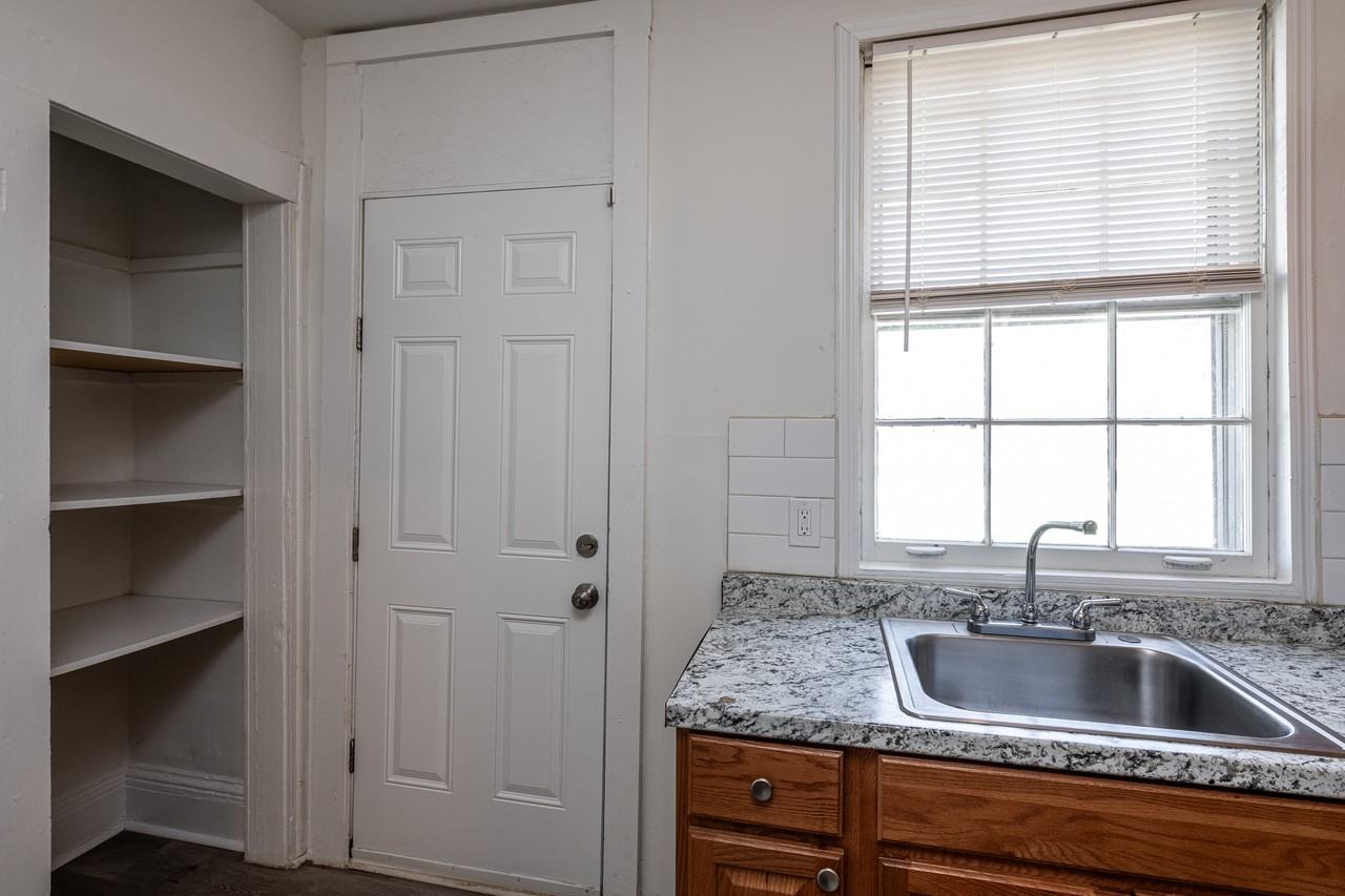 406 Paines Ave Nw - Photo 3 of 16