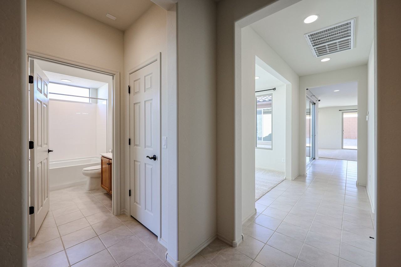 18675 N 268th Ave - Photo 3 of 31