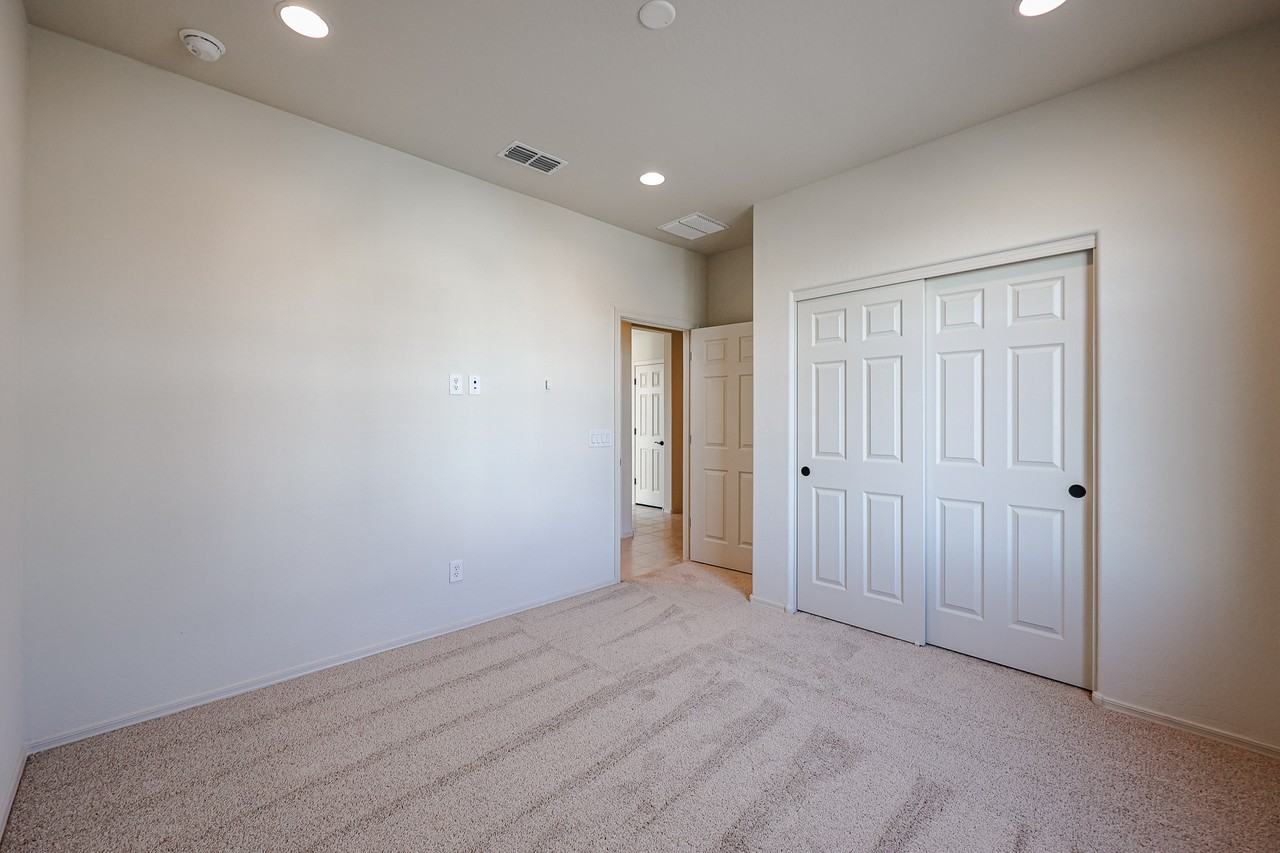 18675 N 268th Ave - Photo 6 of 29