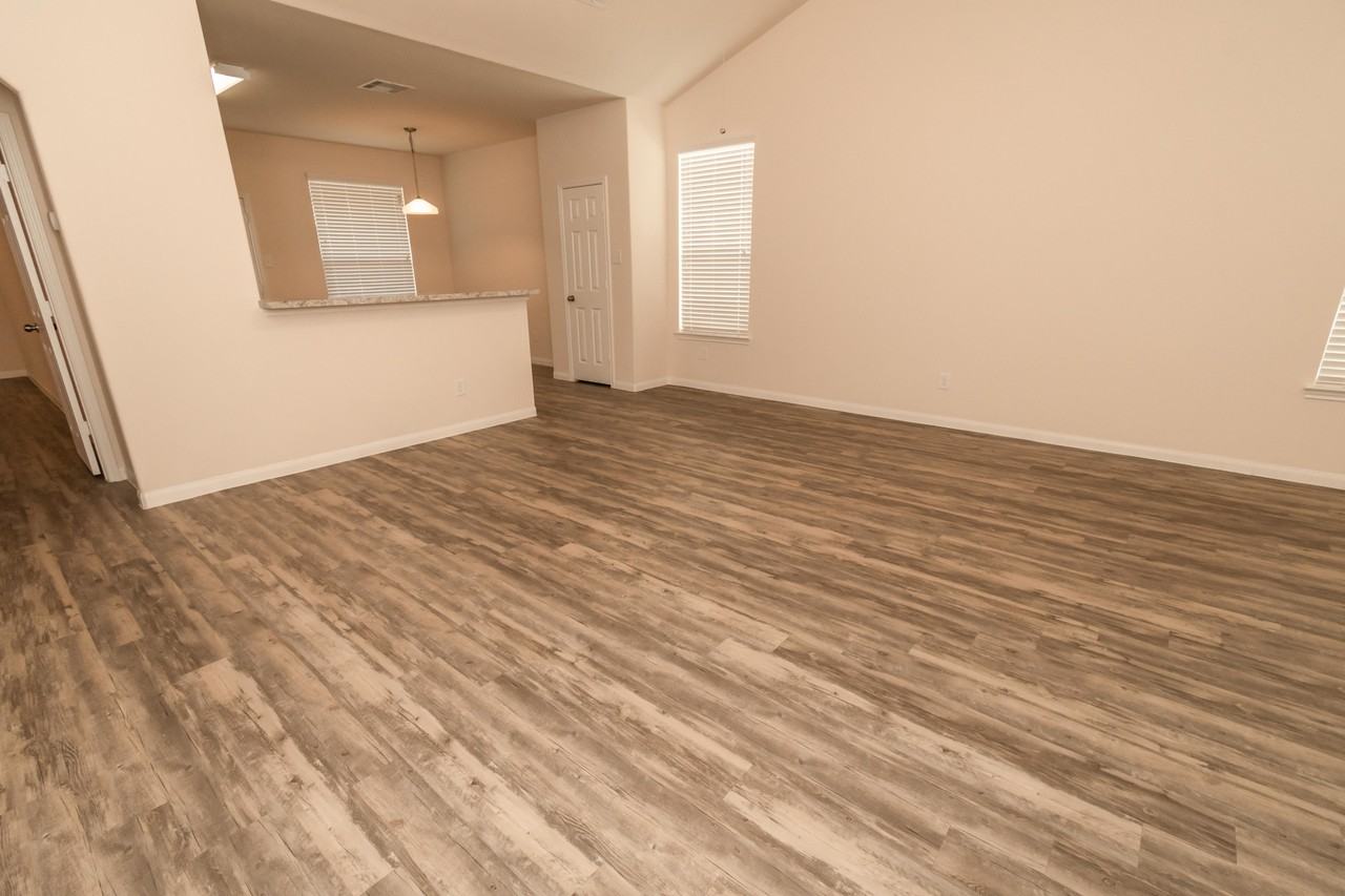 12402 Gemma Ln - Photo 3 of 10