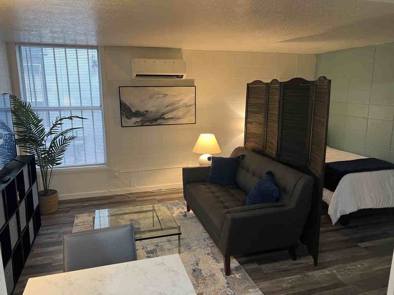 222 Maple St Ne - Photo 3 of 48
