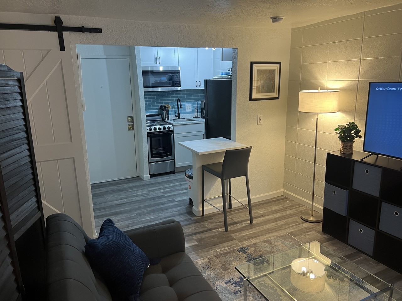 222 Maple St Ne - Photo 4 of 48