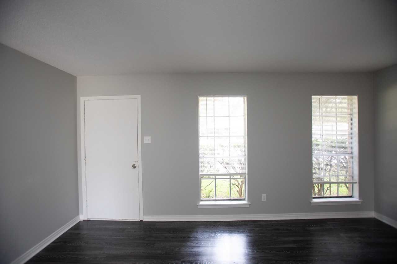 5306 Mcclellan Dr - Photo 2 of 15