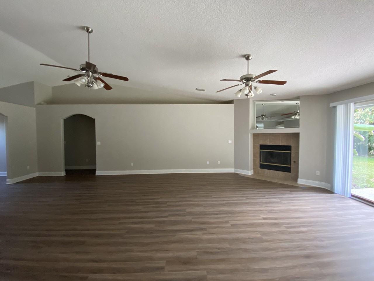 1636 Woodlawn Way - Photo 3 of 18