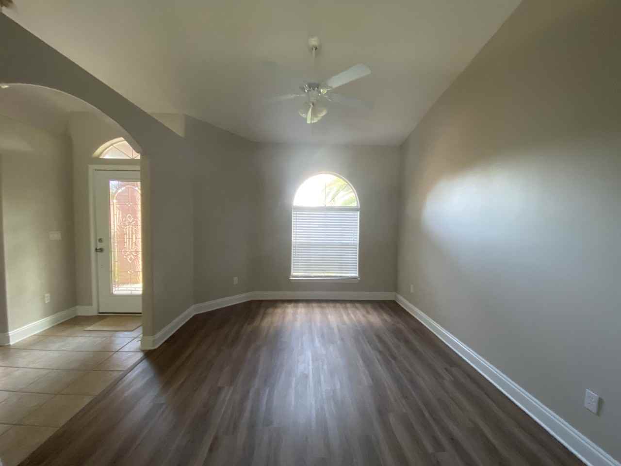 1636 Woodlawn Way - Photo 4 of 18