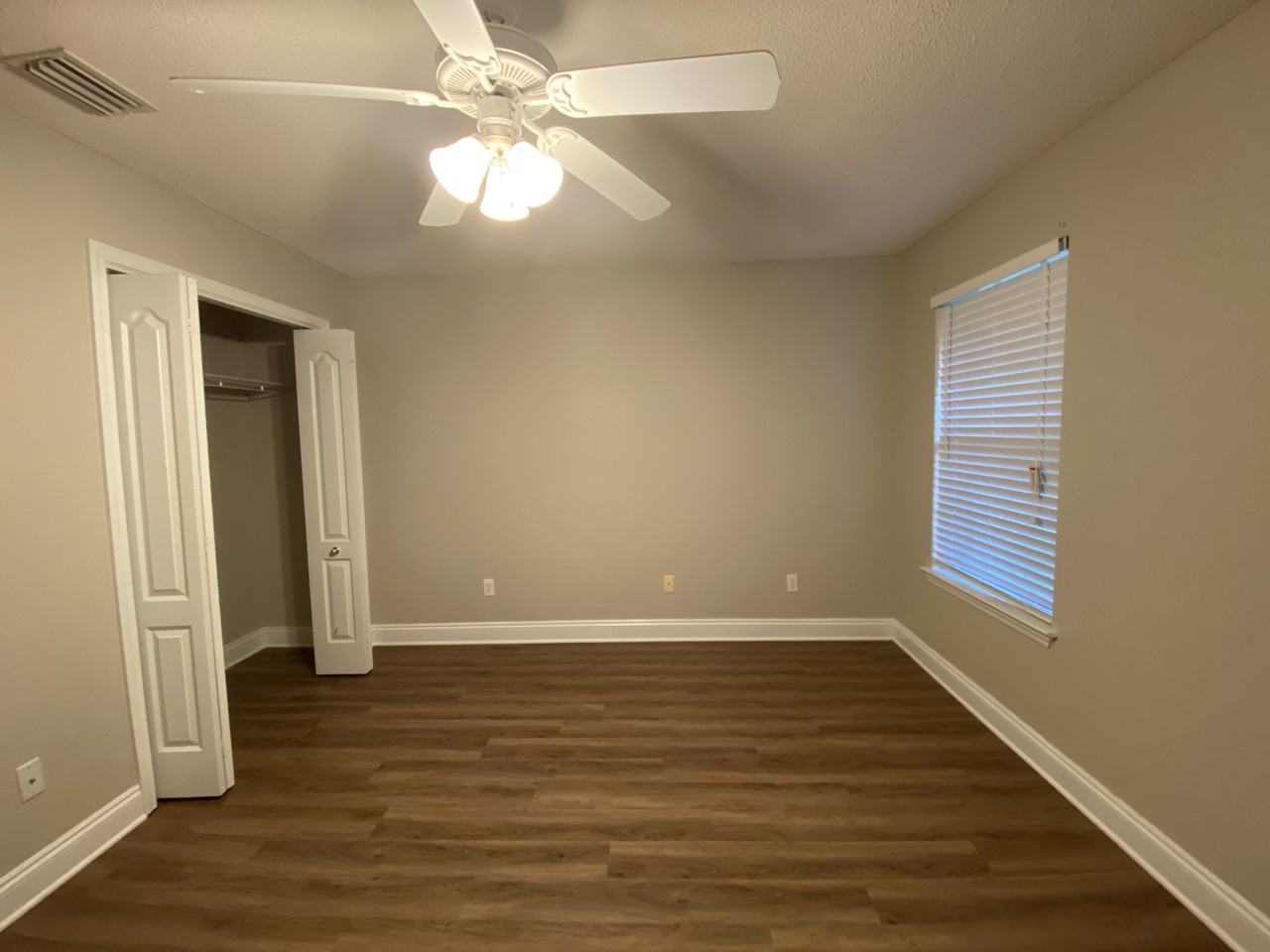 1636 Woodlawn Way - Photo 7 of 18