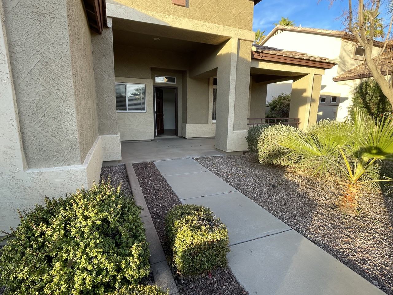 3348 E Mayberry Ave - Photo 3 of 17