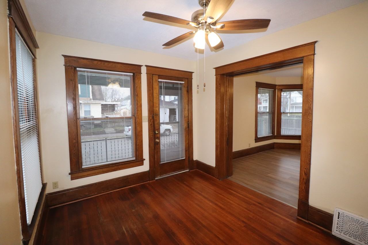 1414 S B St - Photo 3 of 30