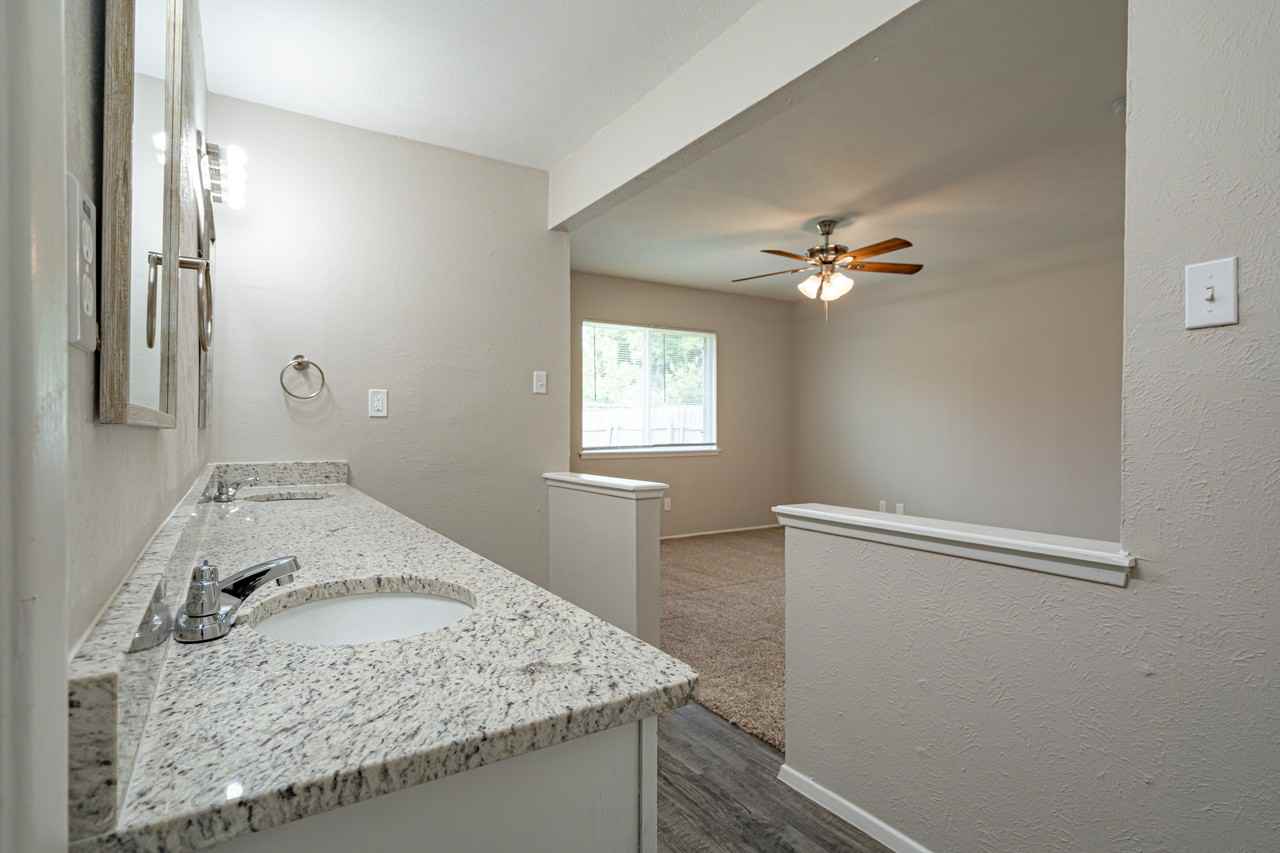 501 Carl C Senter St - Photo 7 of 29