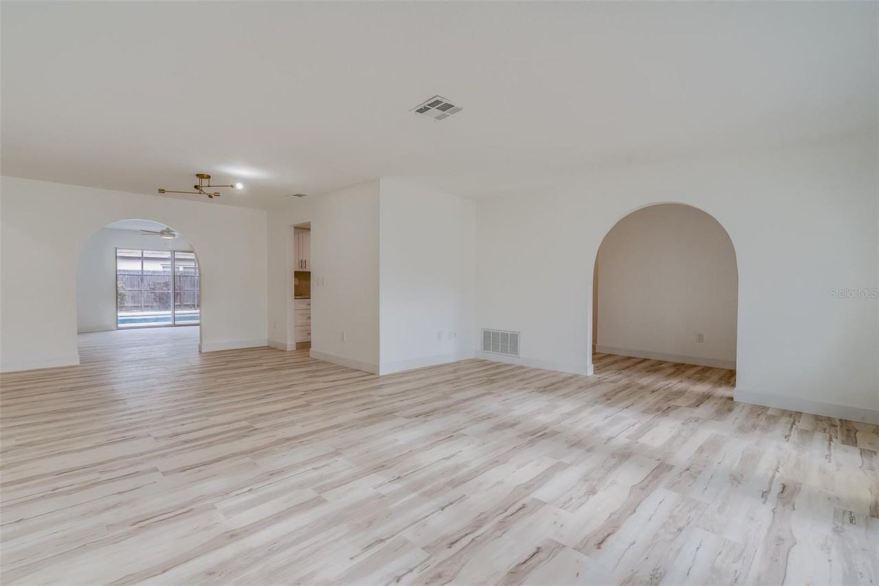 12232 Imperial Dr - Photo 2 of 50