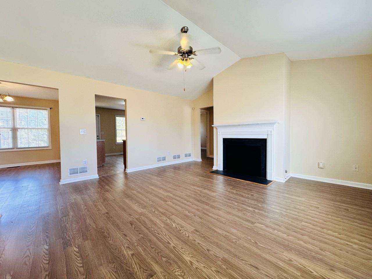 4841 Ventnore Pl - Photo 4 of 23