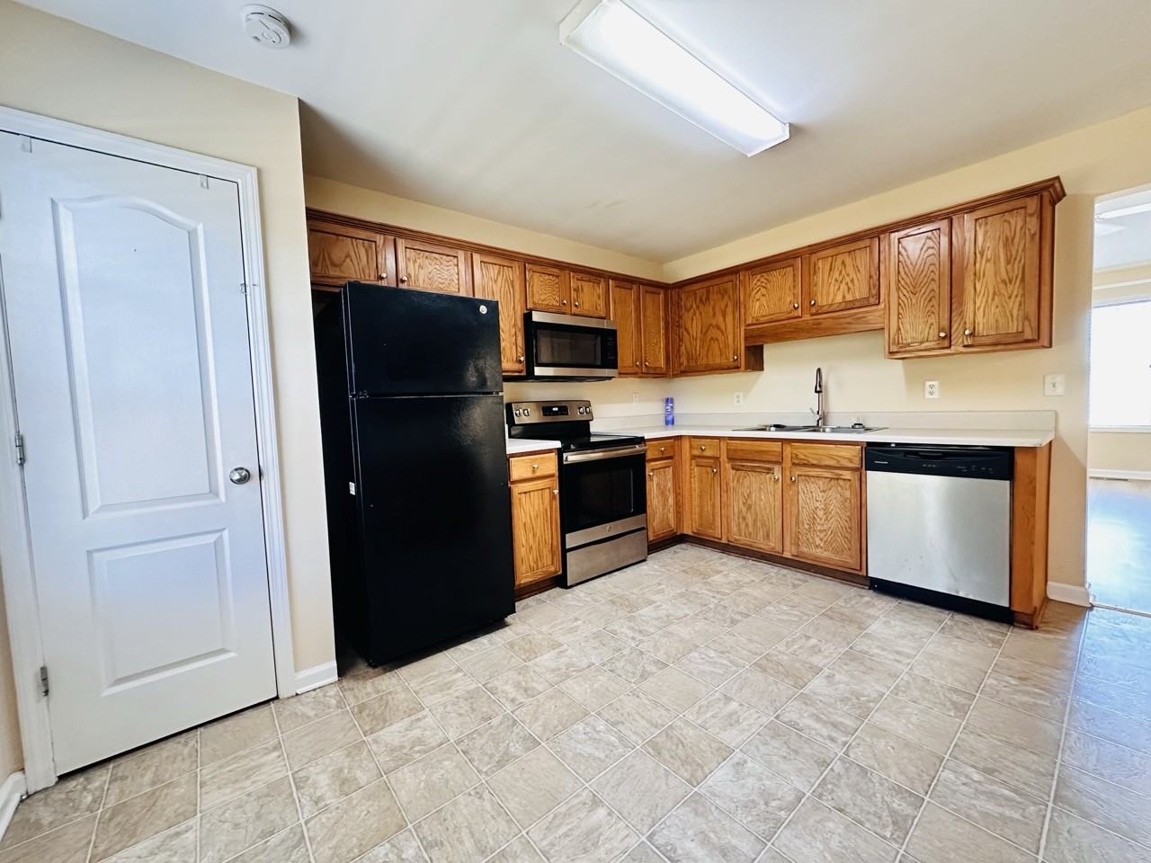 4841 Ventnore Pl - Photo 5 of 23
