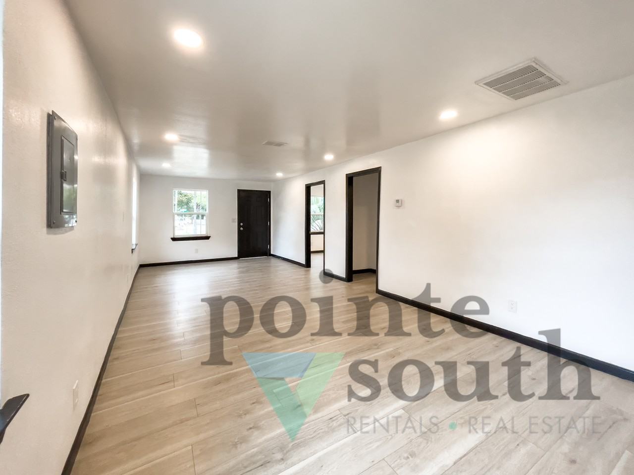 701 Armenia Dr - Photo 2 of 19