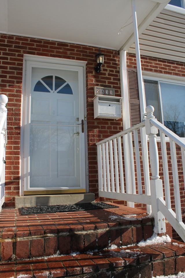 5833 Mount Vernon Dr - Photo 3 of 44