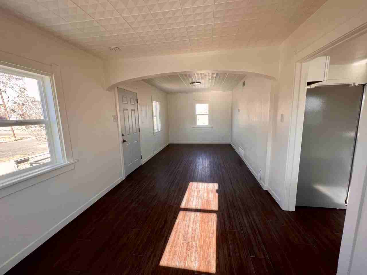 621 Evans Ave - Photo 2 of 13