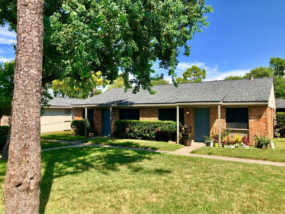 Donovan Village - Photo 3 of 12