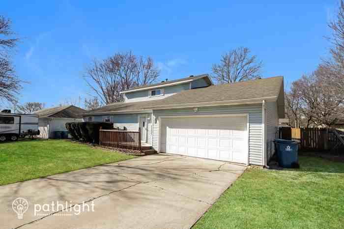 5807 S Iris Ln - Photo 2 of 19