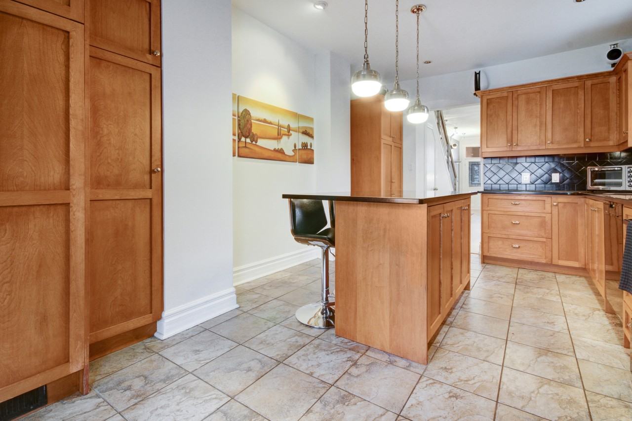 55 Woodbine Avenue - Photo 7 of 33