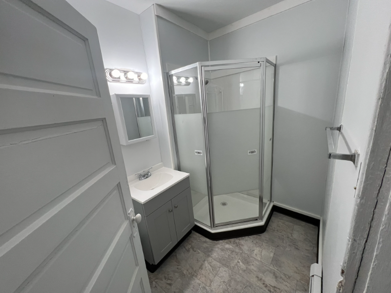 34 N Earl St #4