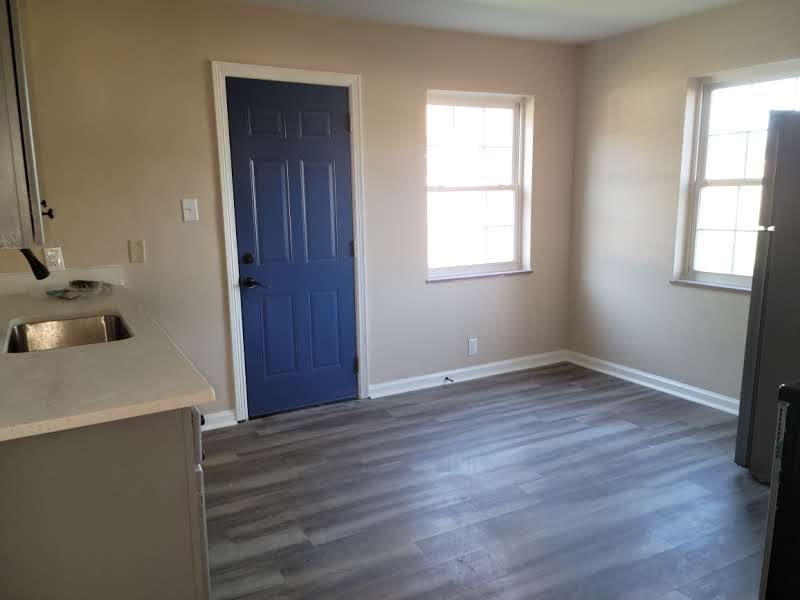 496 S James Rd - Photo 2 of 31