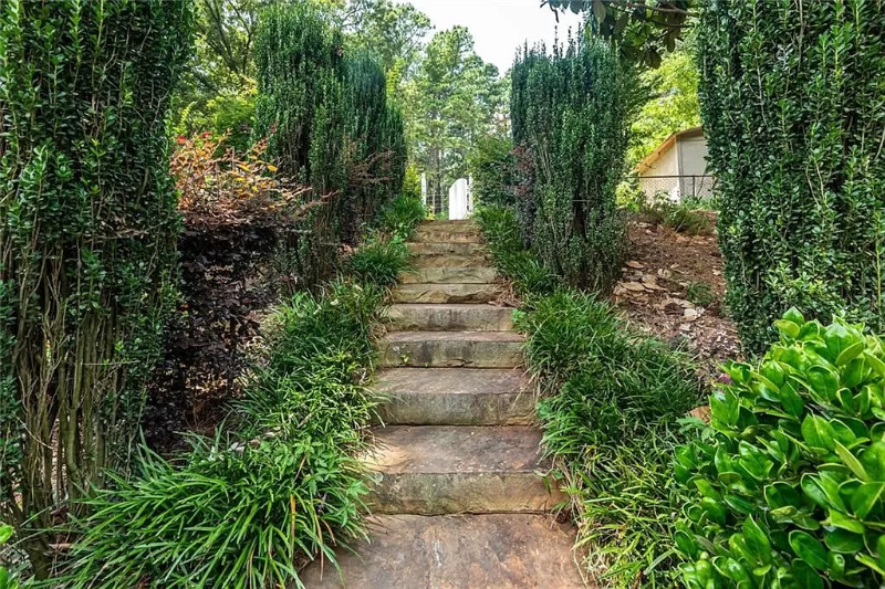 2644 Valmar Dr - Photo 7 of 29