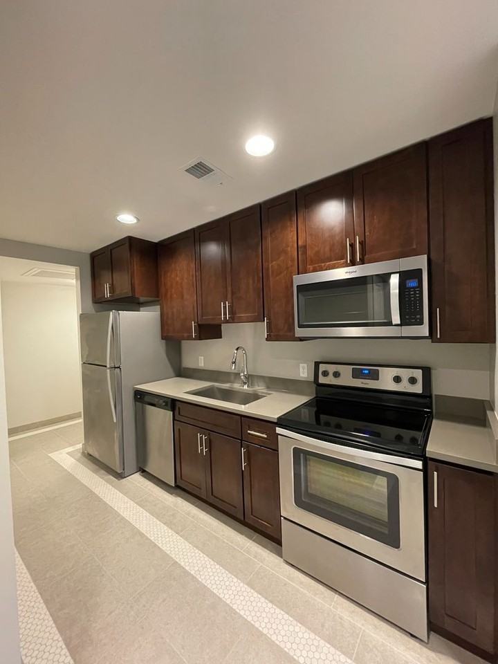 The Farwell - Photo 3 of 50