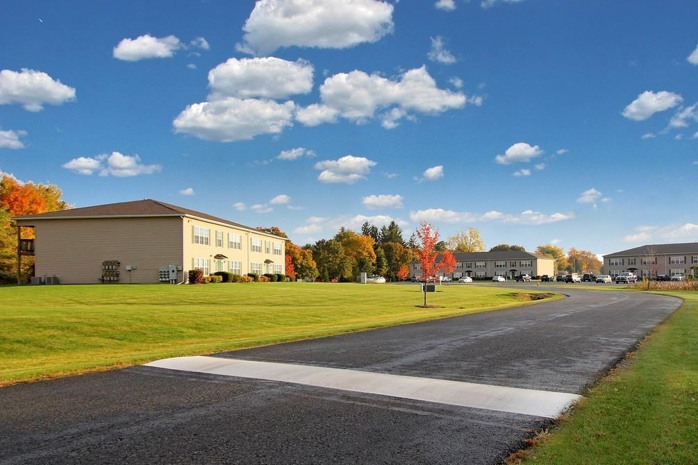 Clover Crossings Apartments - Photo 4 of 17