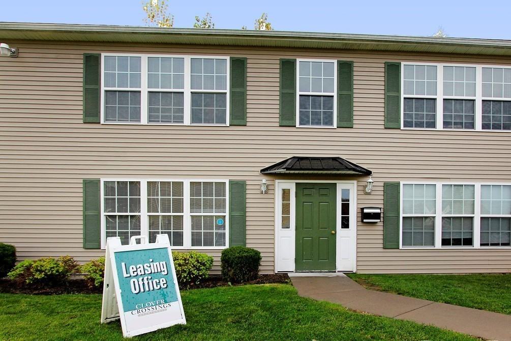 Clover Crossings Apartments - Photo 5 of 17