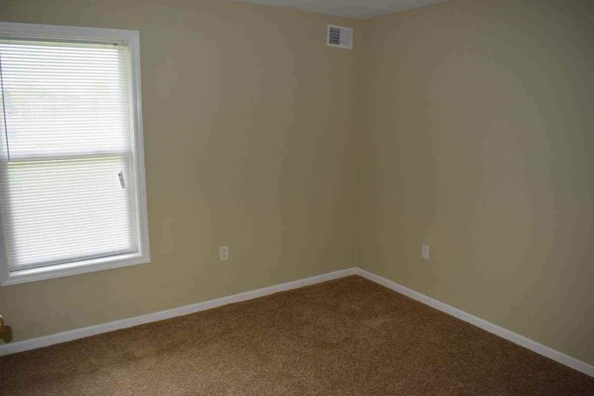 Clover Crossings Apartments - Photo 7 of 18