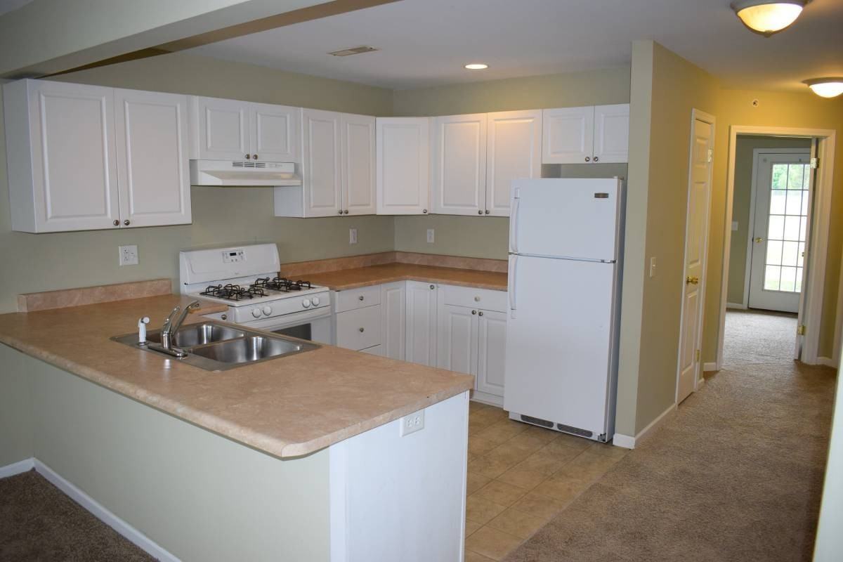 Clover Crossings Apartments - Photo 6 of 17