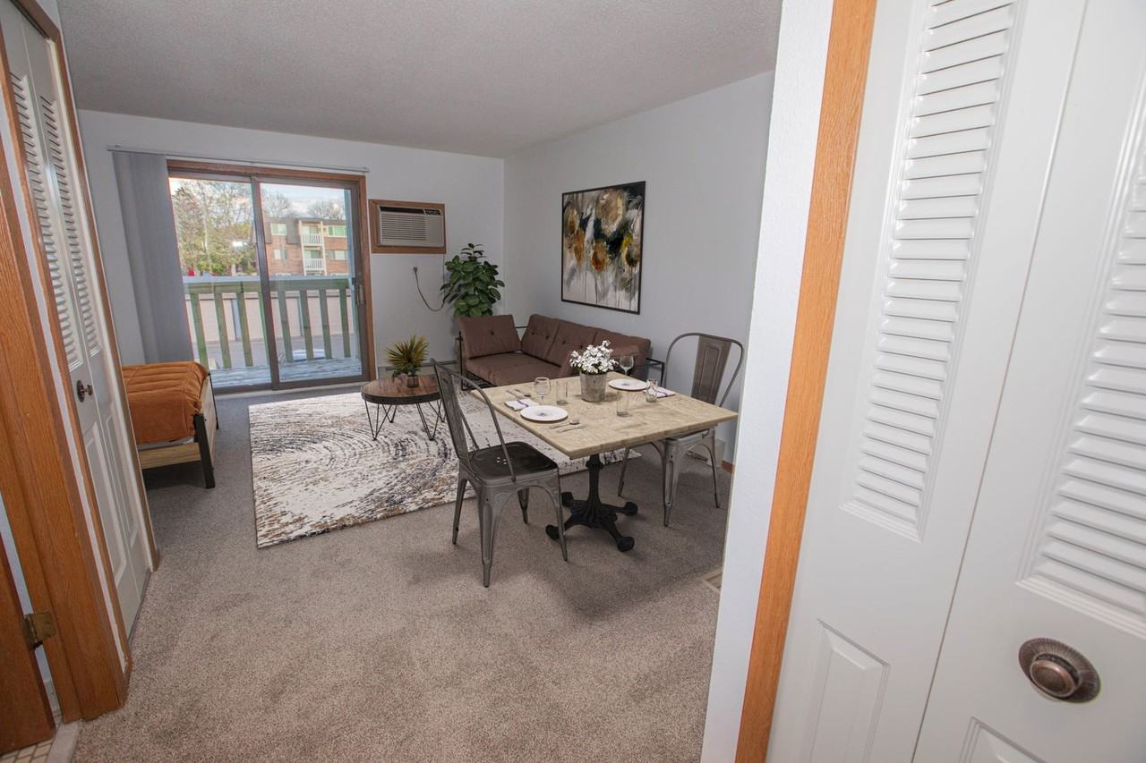 Hidden Valley Apartments - Photo 3 of 5