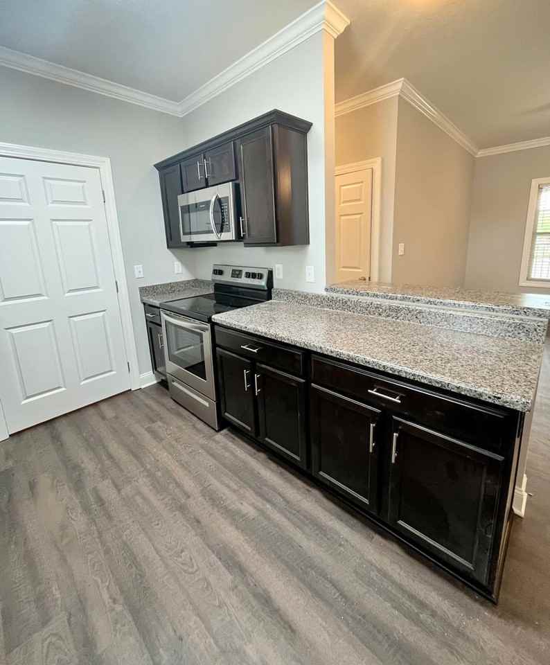 Stillwater Place Apartments - Photo 3 of 12