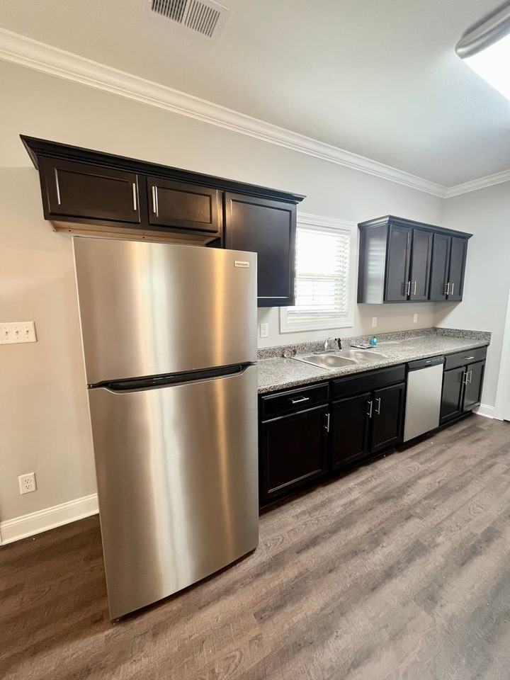 Stillwater Place Apartments - Photo 4 of 12